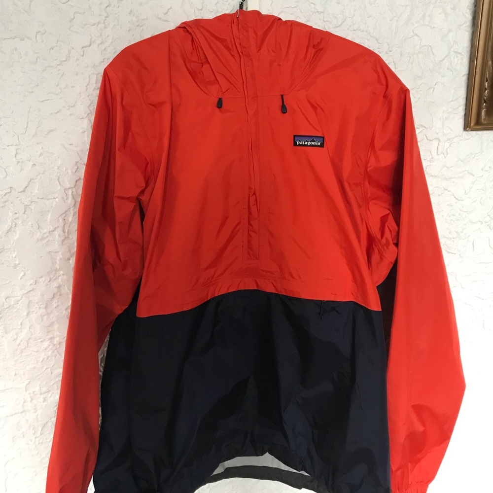 Patagonia half zip windbreaker